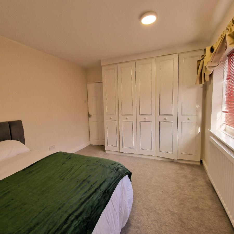 Delightful & Spacious Guest House In Farnworth Near Bolton Hospital Luaran gambar
