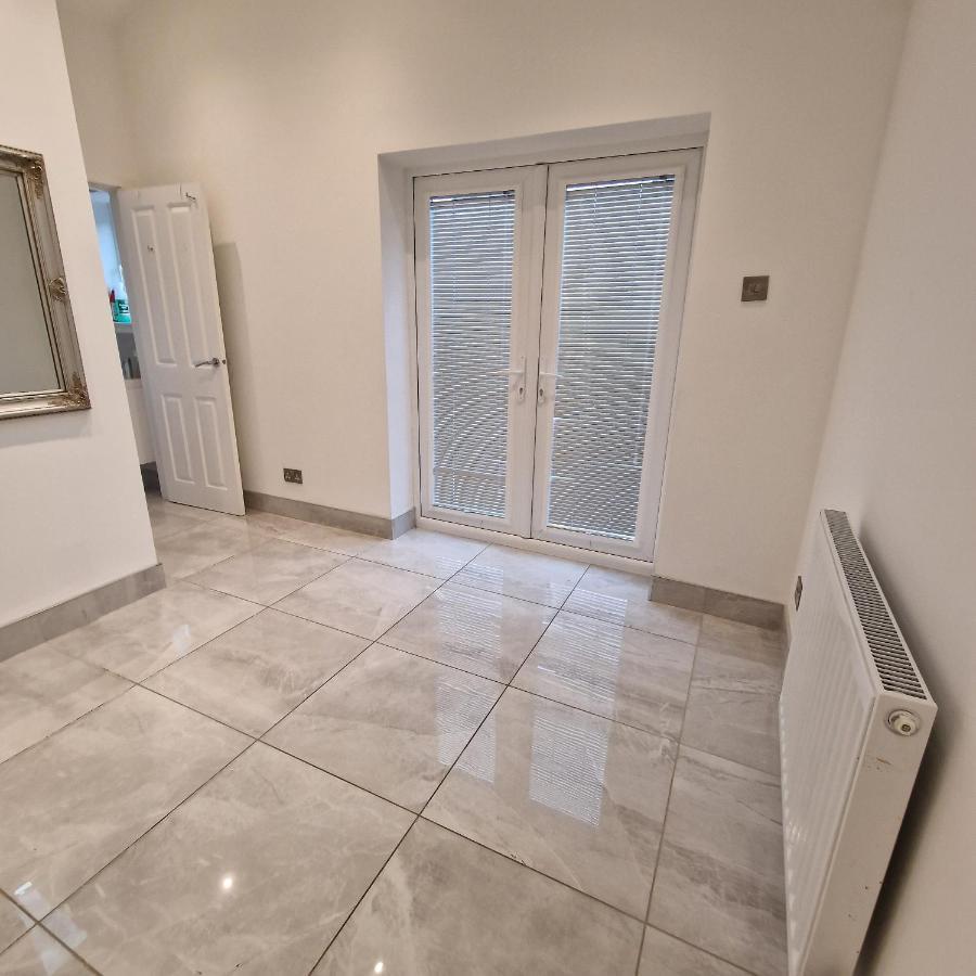 Delightful & Spacious Guest House In Farnworth Near Bolton Hospital Luaran gambar